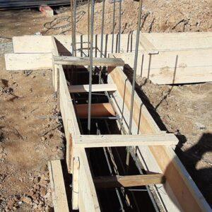 Этап строительства ленточного фундамента для пристройки к дому