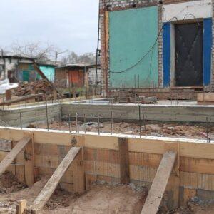 Этап строительства ленточного фундамента для пристройки к дому в Истринском р-не