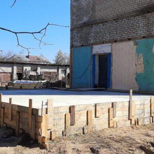 Заливка бетона монолитной плиты для пристройки к дому в Истринском р-не