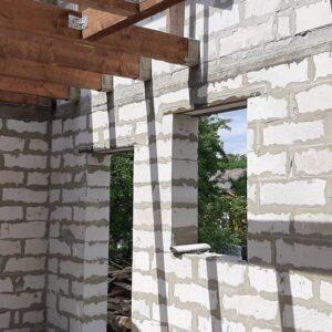 Этап установки перекрытия и изготовление стен второго этажа для пристройки к дому в Истринском р-не